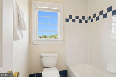 $2,250,000 | 2 Autumn Meadow Lane, Malvern, PA 19355