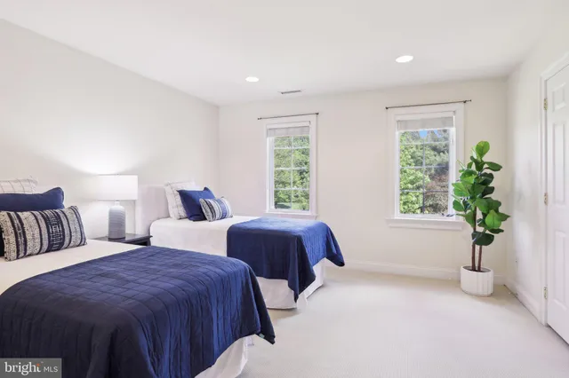 $2,250,000 | 2 Autumn Meadow Lane, Malvern, PA 19355