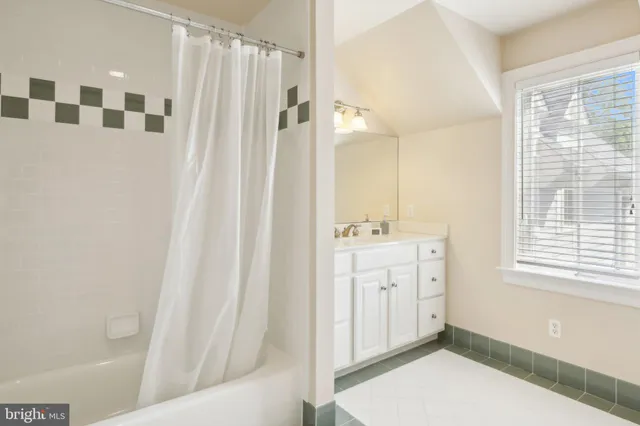 $2,250,000 | 2 Autumn Meadow Lane, Malvern, PA 19355