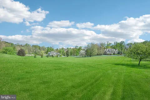 $2,250,000 | 2 Autumn Meadow Lane, Malvern, PA 19355
