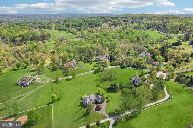 $2,250,000 | 2 Autumn Meadow Lane, Malvern, PA 19355