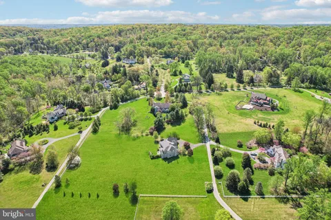 $2,250,000 | 2 Autumn Meadow Lane, Malvern, PA 19355