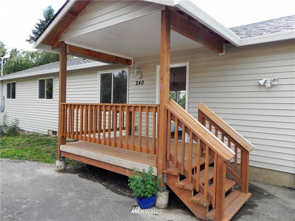 240 Holcomb Road Kelso, WA 98626 - Photo 17 of 24 Gallery Image 17