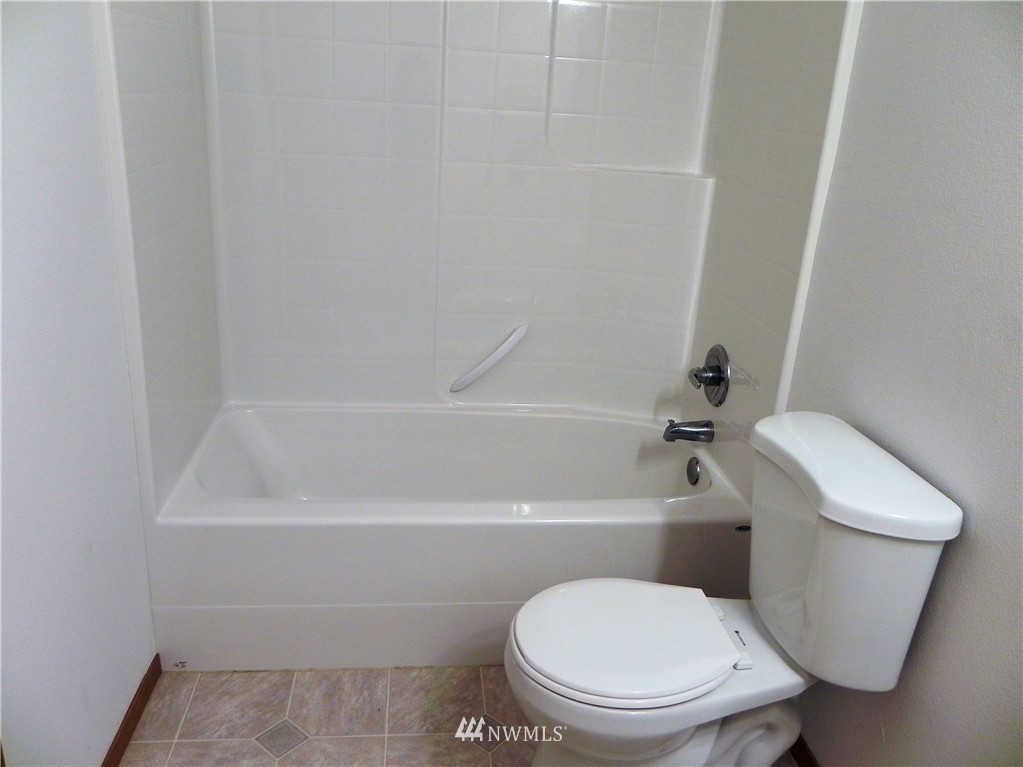 240 Holcomb Road Kelso, WA 98626 - Photo 8 of 24 Gallery Image 8