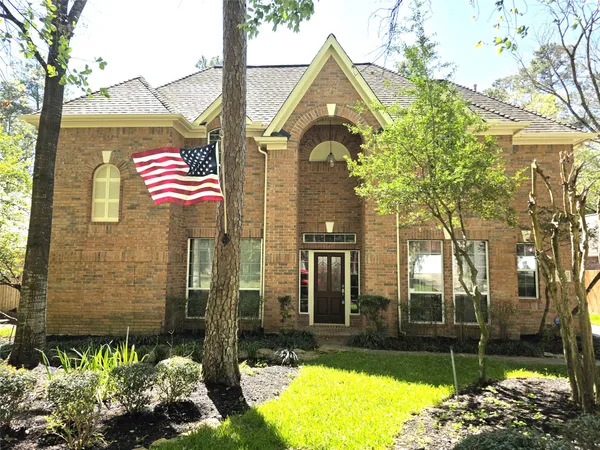 $4,000 | 19 Vista Mill Place, The Woodlands, TX 77382