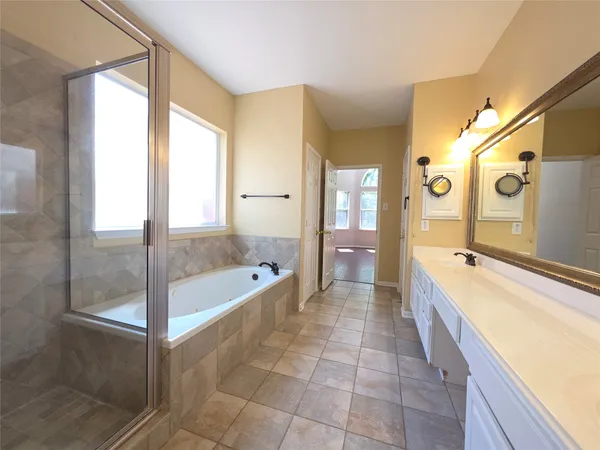 $4,000 | 19 Vista Mill Place, The Woodlands, TX 77382