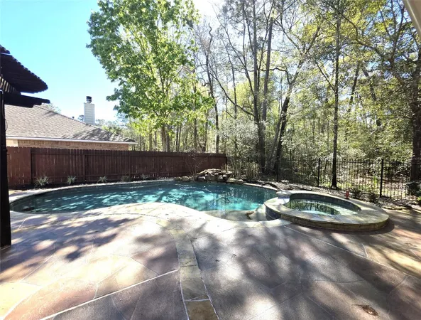 $4,000 | 19 Vista Mill Place, The Woodlands, TX 77382