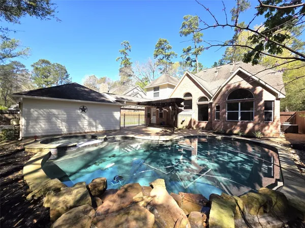 $4,000 | 19 Vista Mill Place, The Woodlands, TX 77382