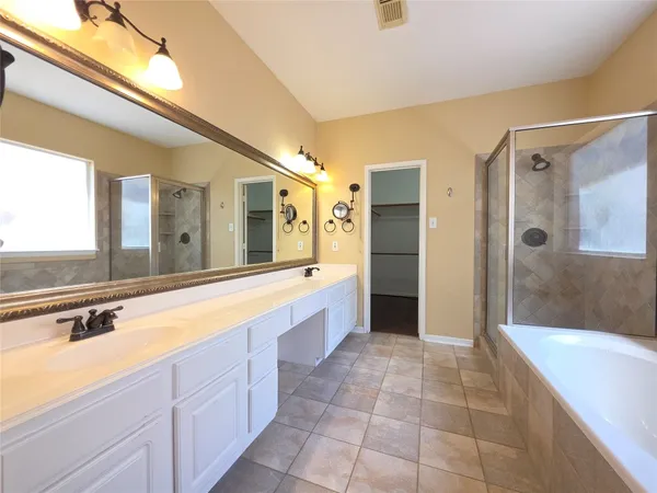 $4,000 | 19 Vista Mill Place, The Woodlands, TX 77382