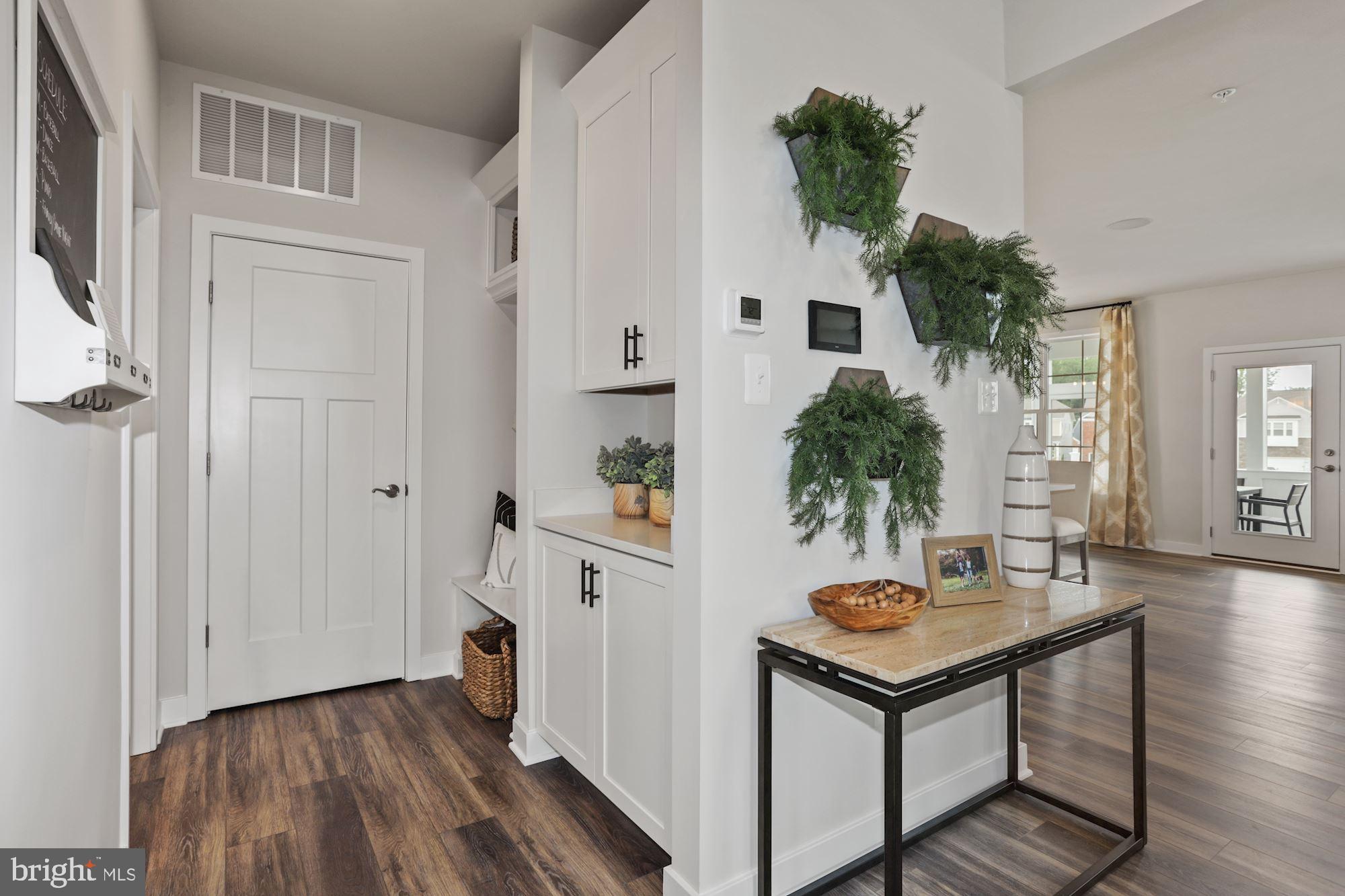 2934 Quarry Circle Odenton, MD 21113 - Photo 3 of 39 Arrival center with plenty of built in storage