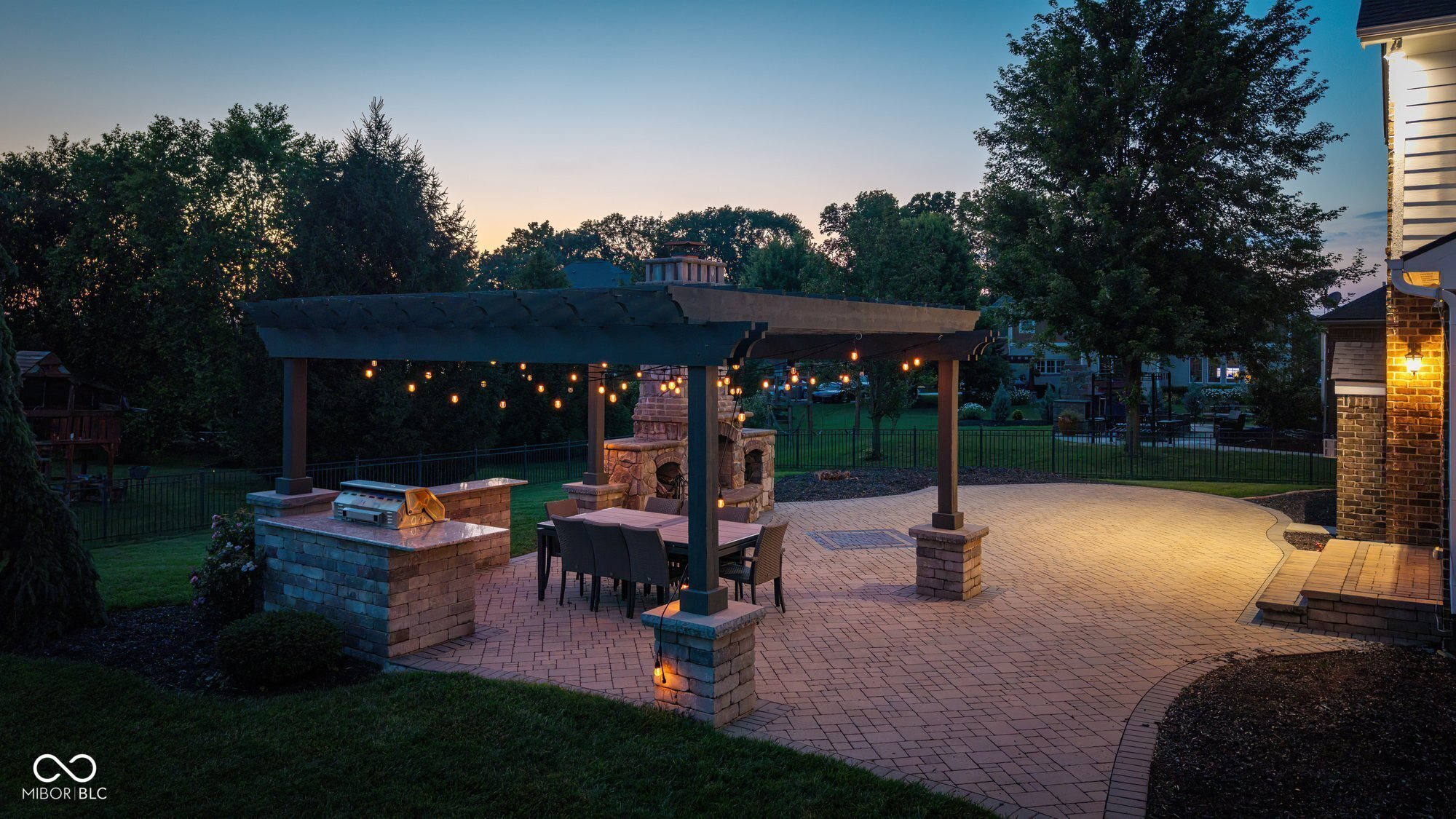 10334 Strongbow Road Fishers, IN 46055 - Photo 4 of 52 Gallery Image 4