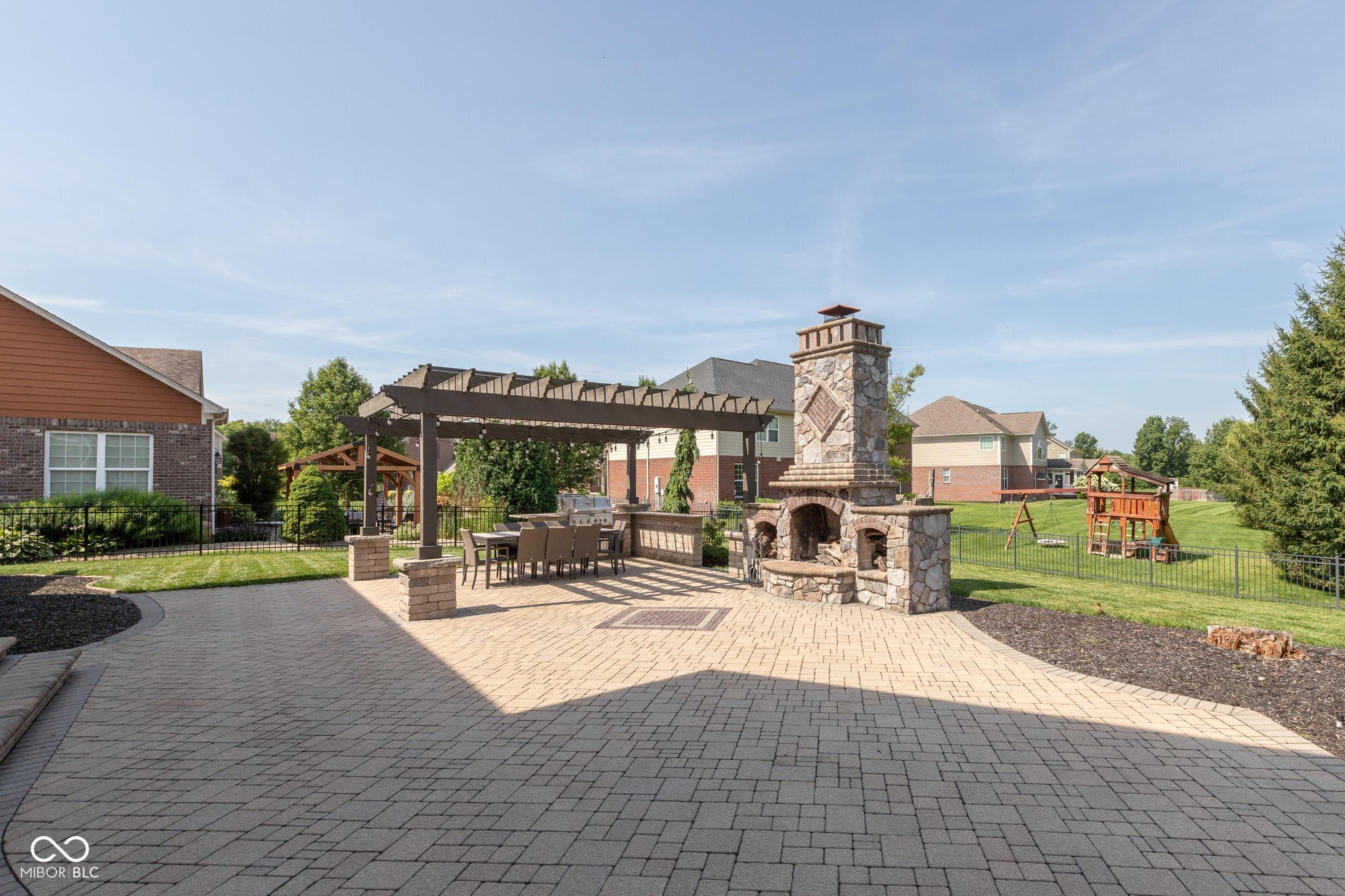 10334 Strongbow Road Fishers, IN 46055 - Photo 7 of 52 Gallery Image 7