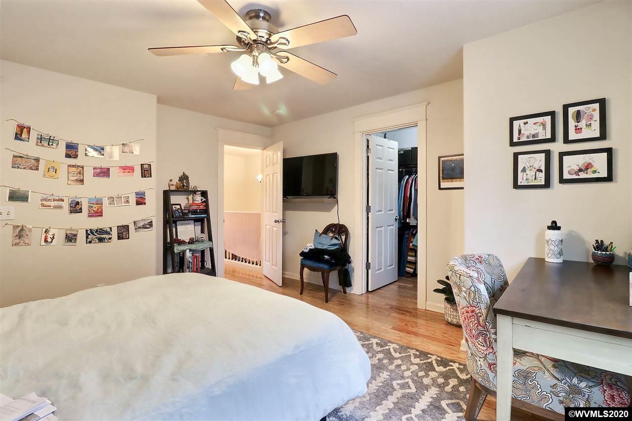4220 South Slavin ( Road Portland, OR 97239 - Photo 22 of 25