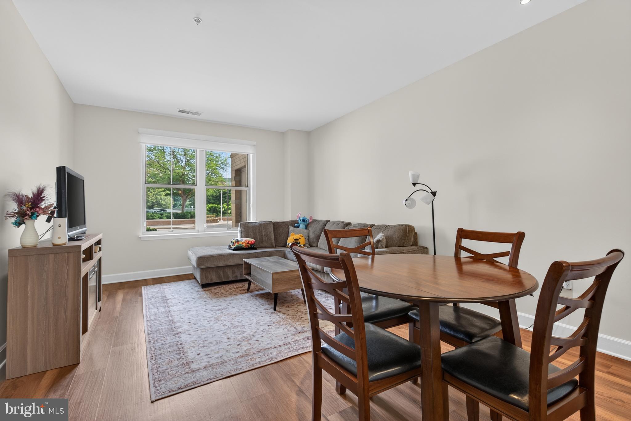 11800 Sunset Hills Road, Unit 126 Reston, VA 20190 - Photo 6 of 28 Dining/Living