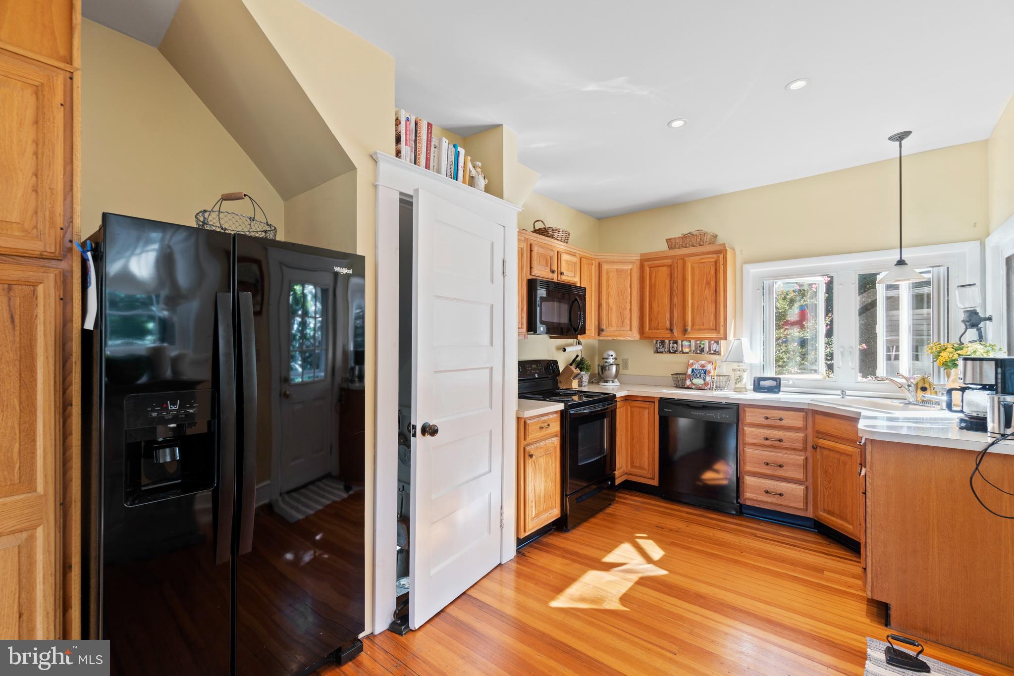 910 Old County Road Severna Park, MD 21146 - Photo 8 of 40 Gallery Image 8