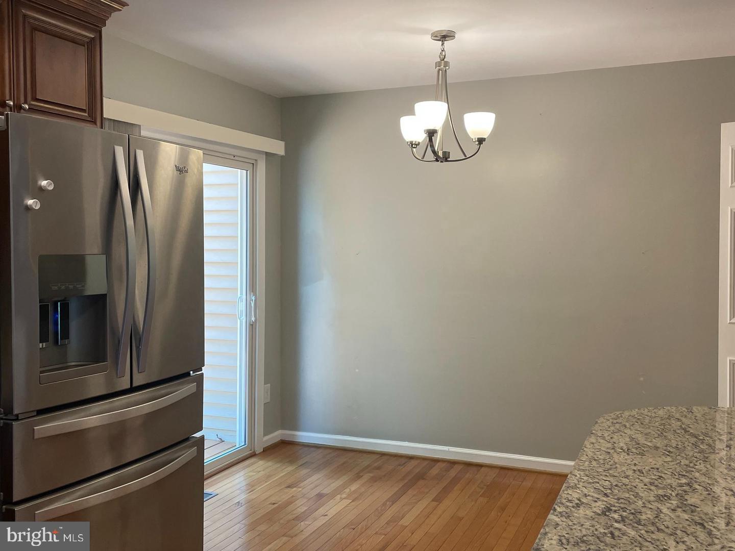 6223 Rathlin Drive Springfield, VA 22152 - Photo 11 of 32 Eat-in area w/ SGD to deck