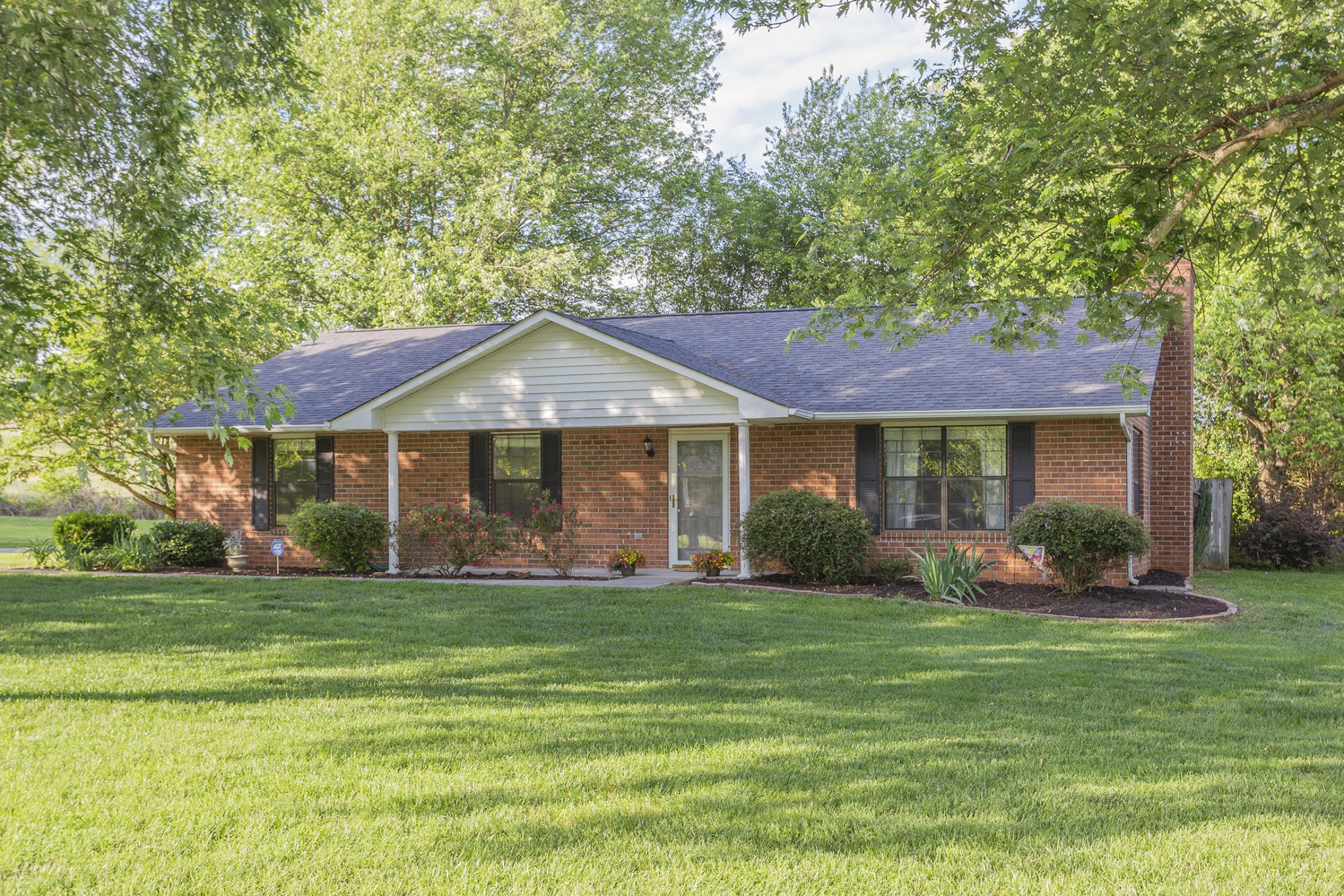 960 Spinnaker Road Knoxville, TN 37934 - Photo 1 of 32 Gallery Image 1
