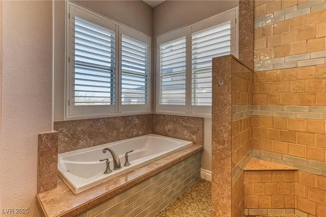 $6,000 | 9216 Tesoras Drive, Unit 202, Las Vegas, NV 89144