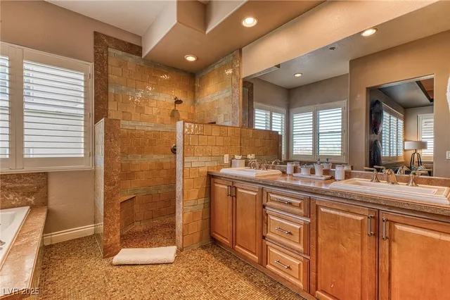 $6,000 | 9216 Tesoras Drive, Unit 202, Las Vegas, NV 89144