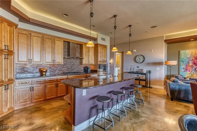 $6,000 | 9216 Tesoras Drive, Unit 202, Las Vegas, NV 89144