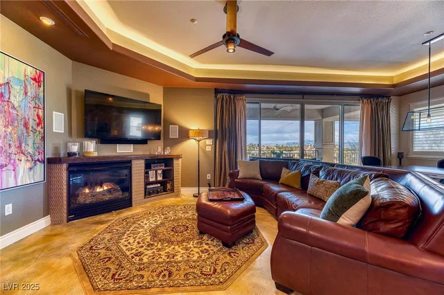 $6,000 | 9216 Tesoras Drive, Unit 202, Las Vegas, NV 89144
