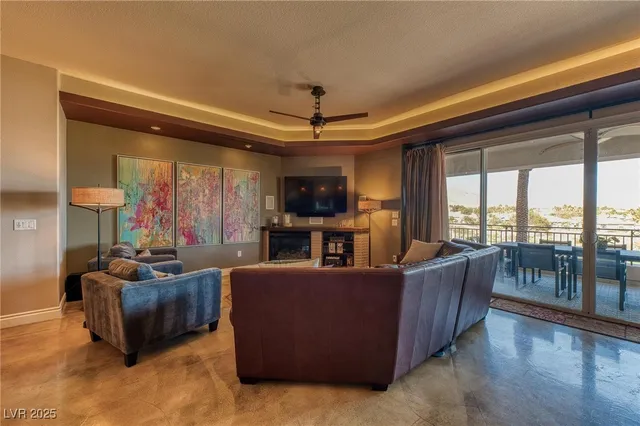 $6,000 | 9216 Tesoras Drive, Unit 202, Las Vegas, NV 89144