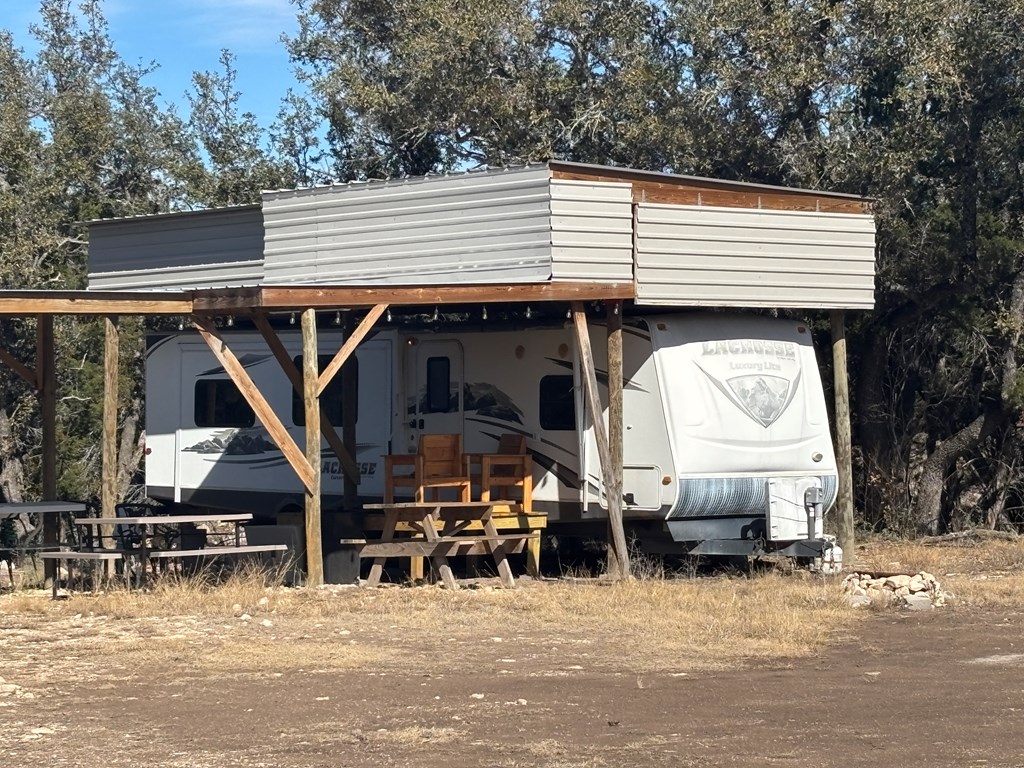 2043 Sd 45670 Rocksprings, TX 78880 - Photo 4 of 44