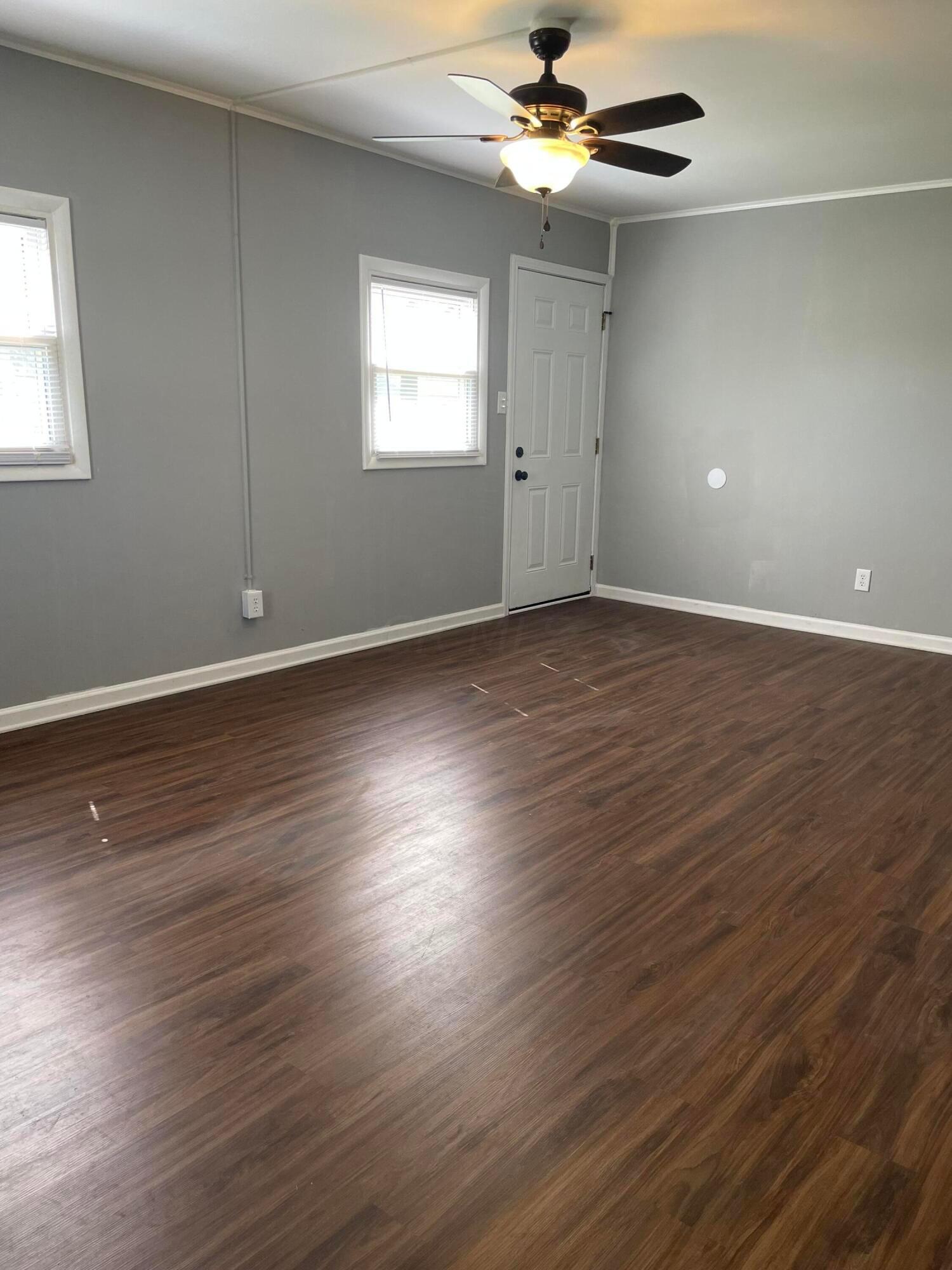 127 South Hampton Road Columbus, OH 43213 - Photo 5 of 22 IMG-8944