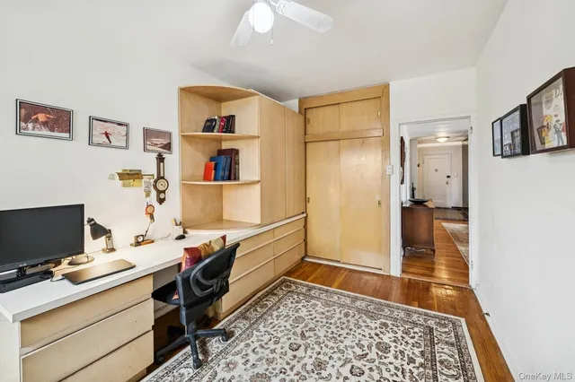 $559,888 | 162-41 Powells Cove Boulevard, Unit 4G | Beechhurst