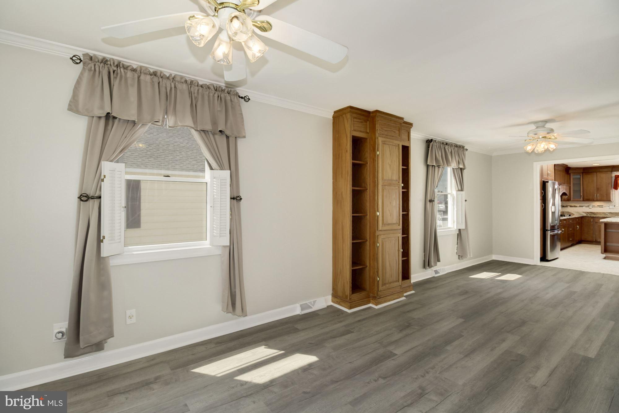 1209 Willow Road Baltimore, MD 21222 - Photo 2 of 31 Living Room