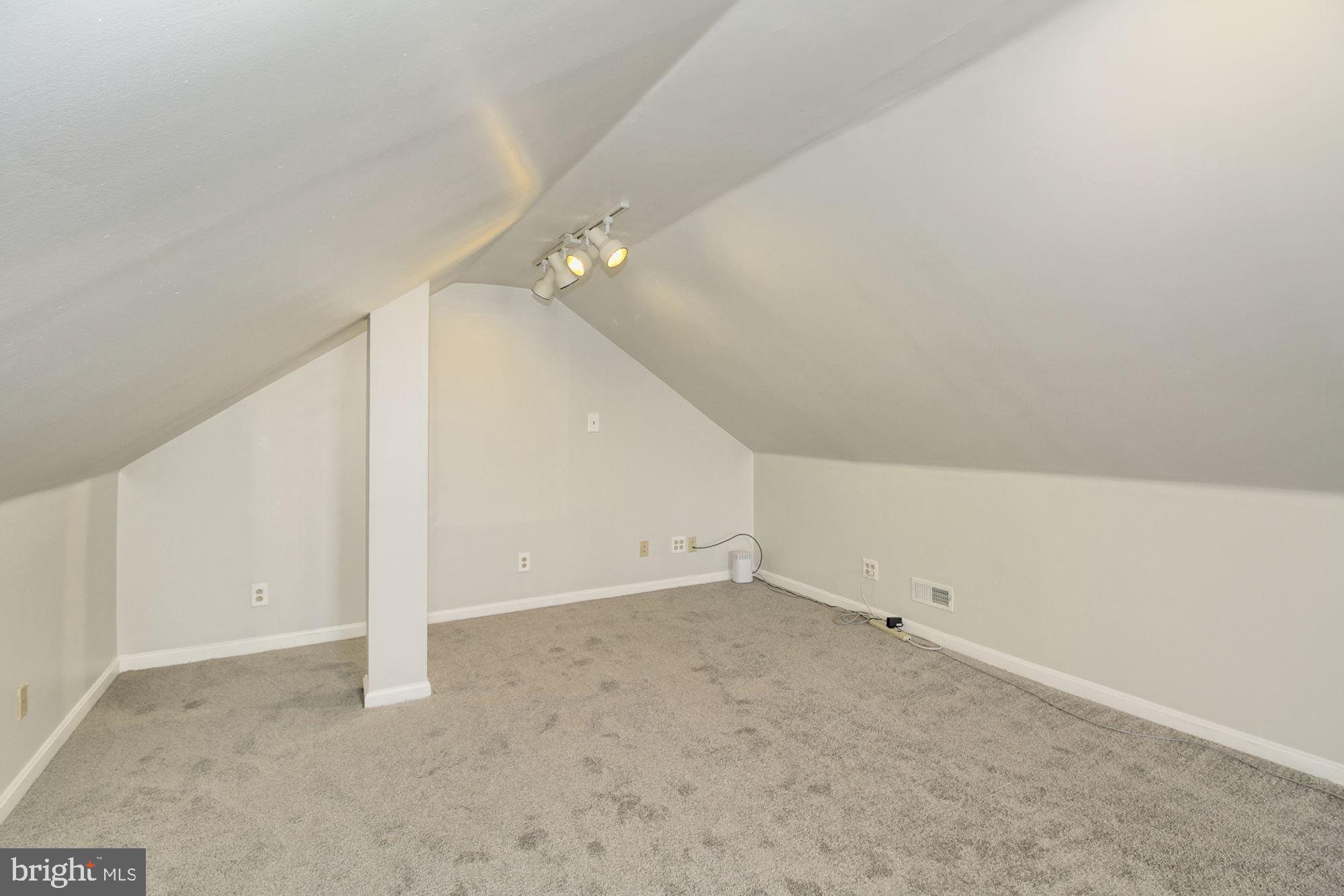 1209 Willow Road Baltimore, MD 21222 - Photo 21 of 31 Family Room