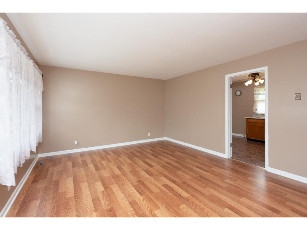 1813 Granby Road Kingsport, TN 37665 - Photo 3 of 28 Photo 3