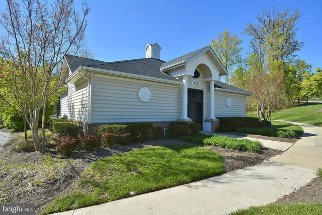 a view of a houses with a yard