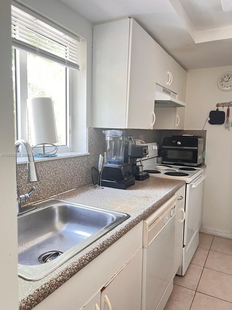 2475 Northwest 16th St Road, Unit 215 Miami, FL 33125 - Photo 7 of 17