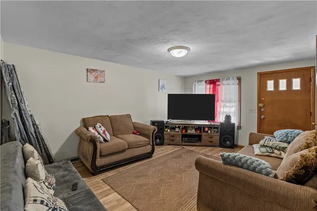 $395,000 | 87 Pinehurst Avenue, Providence, RI 02908