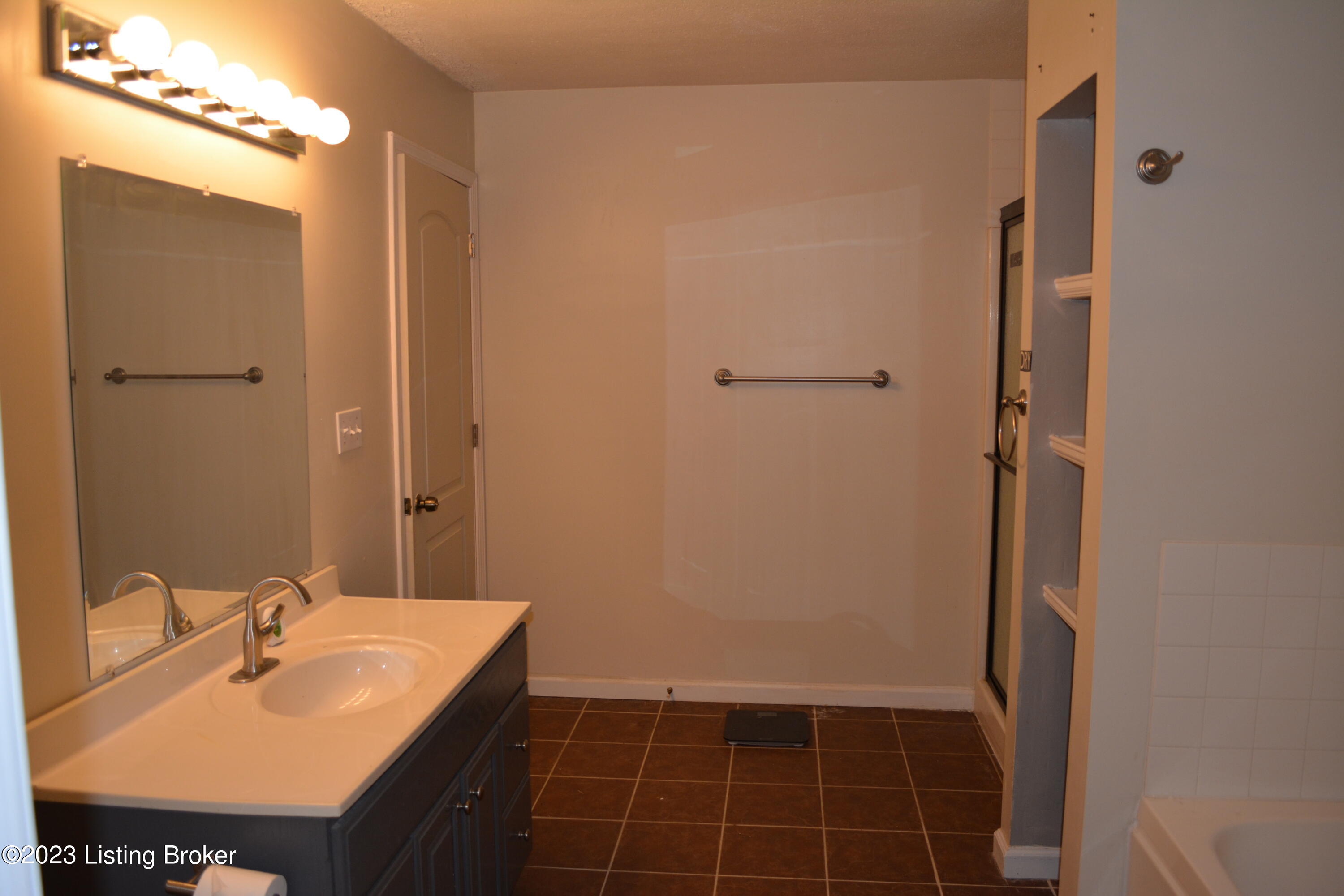 1311 Fisher Ridge Road Milton, KY 40045 - Photo 11 of 37 Primary bath