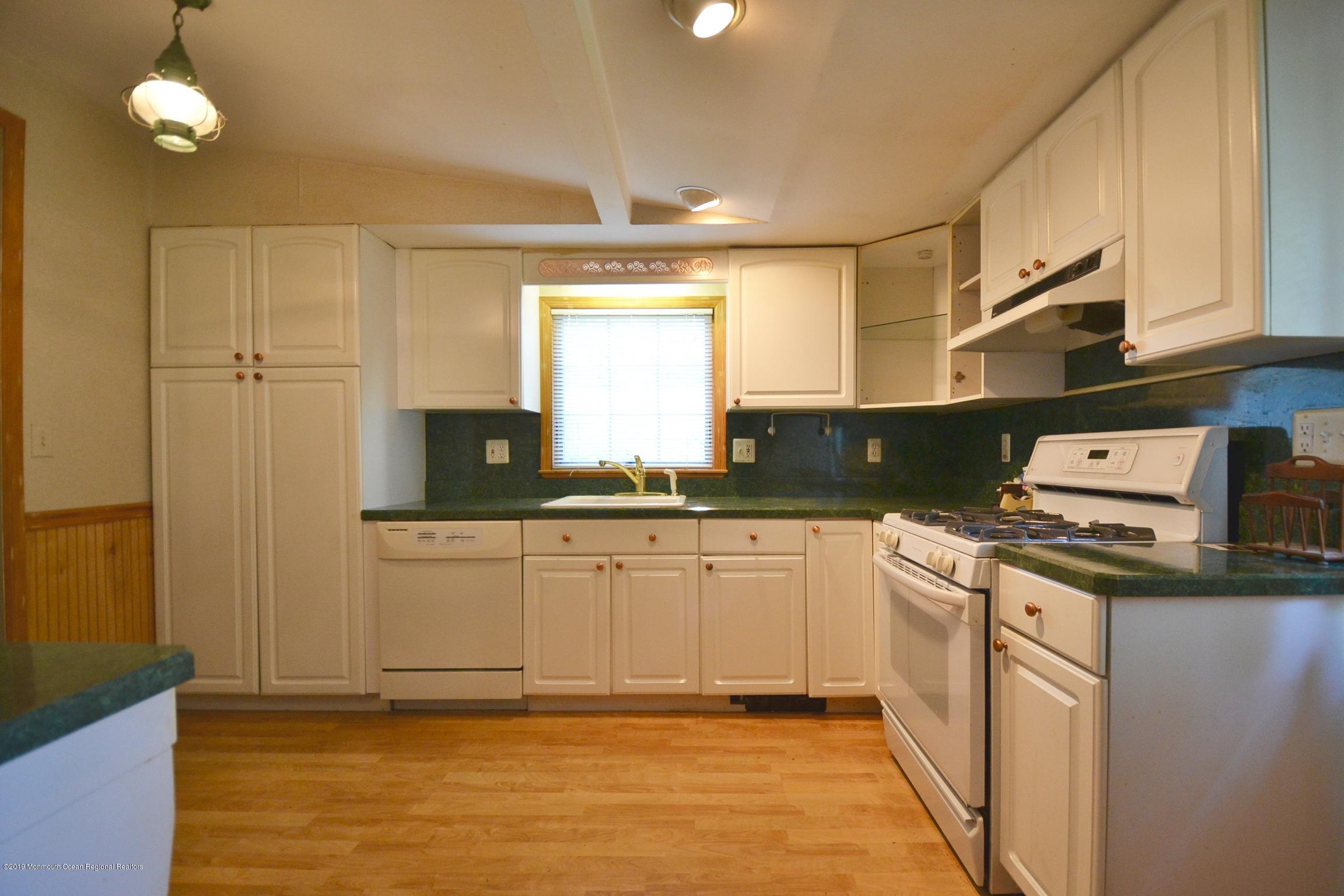 400 Avon Road Pine Beach, NJ 08741 - Photo 3 of 26 DSC_0803