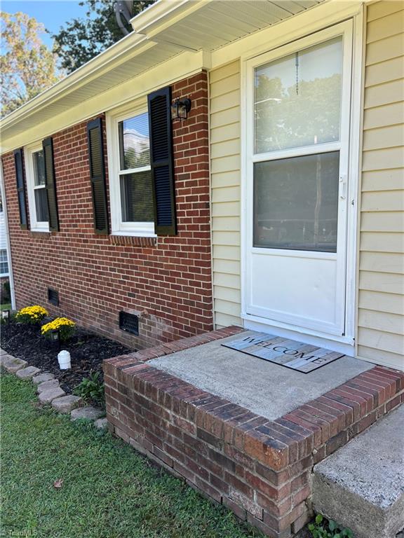 1120 East Springfield Road High Point, NC 27263 - Photo 3 of 26 Gallery Image 3