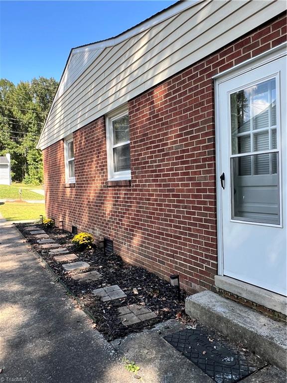 1120 East Springfield Road High Point, NC 27263 - Photo 6 of 26 Gallery Image 6