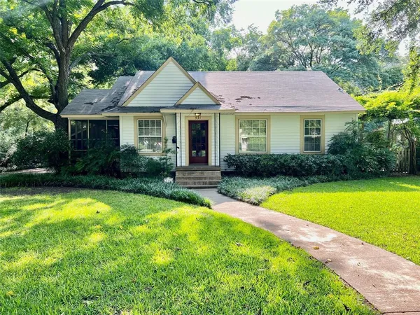 $2,276 | 531 South Dallas Avenue, Lancaster, TX 75146