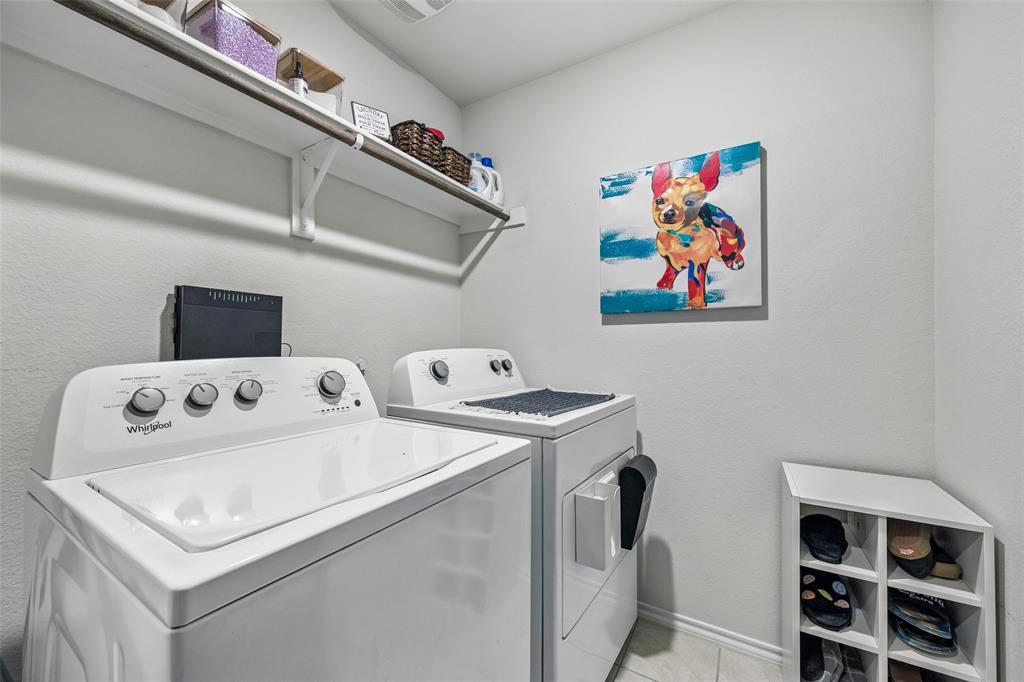 802 Rustic Way Royse City, TX 75189 - Photo 33 of 38 a utility room with dryer and washer