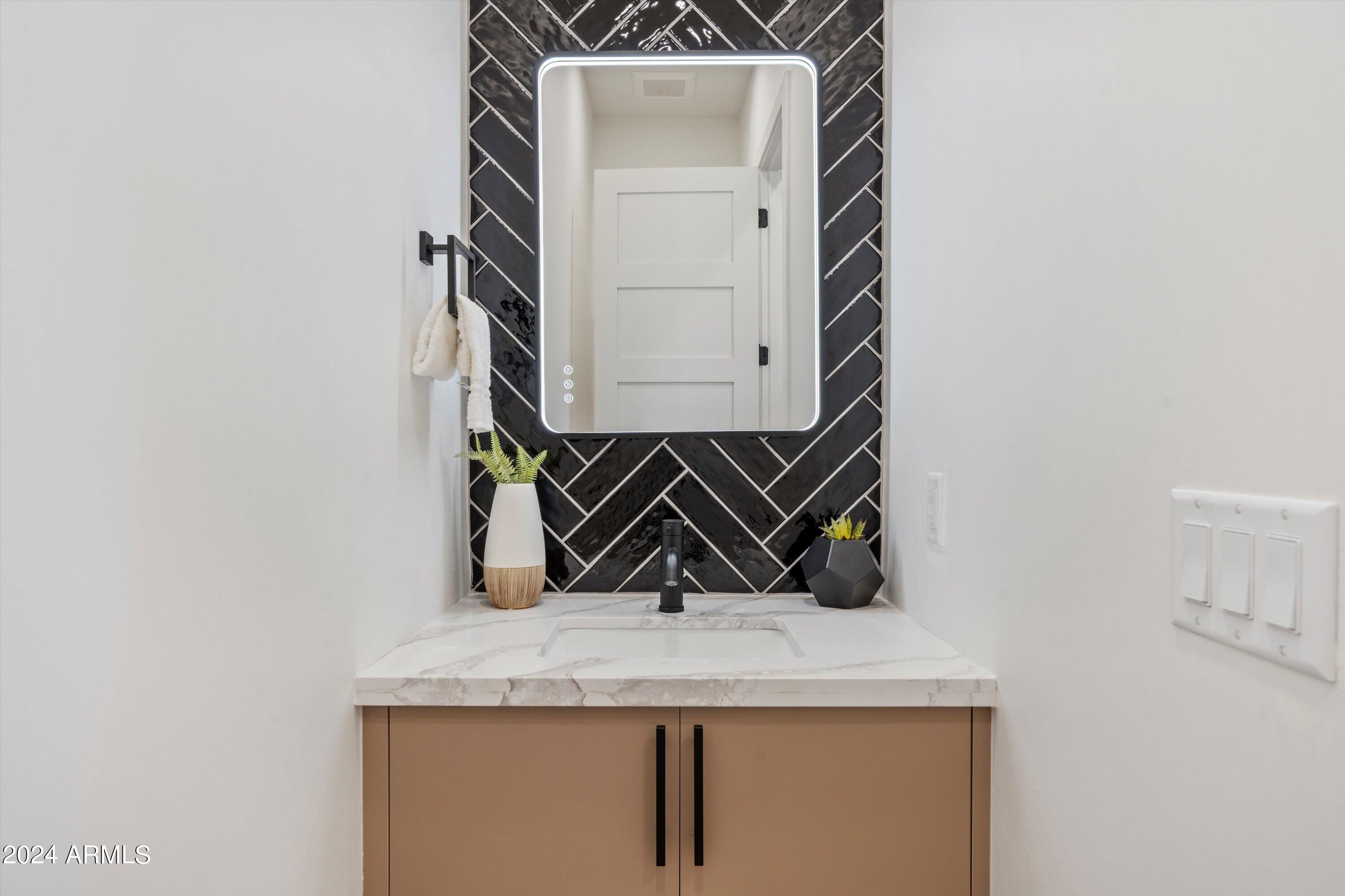 1501 North Miller Road, Unit 1002 Scottsdale, AZ 85257 - Photo 15 of 39 17-Bathroom