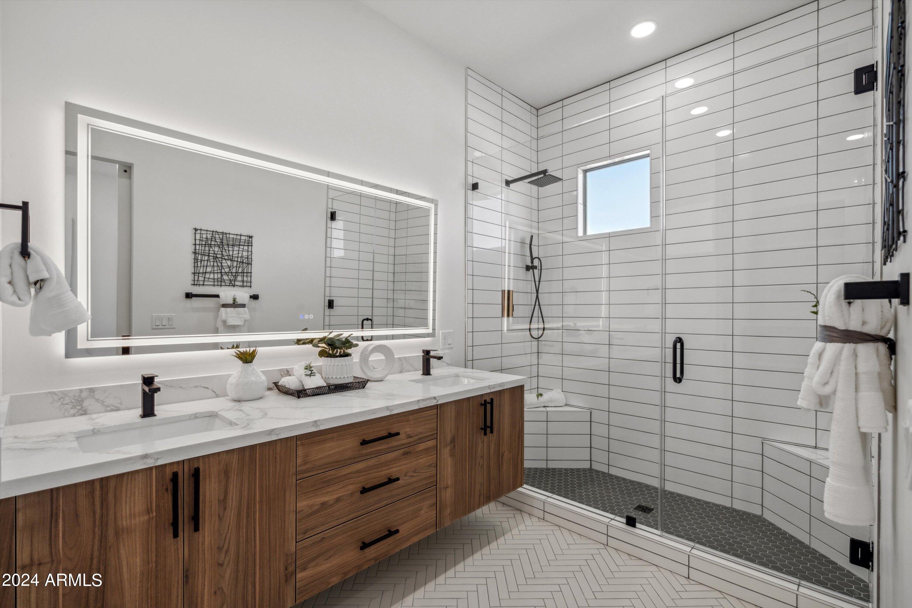 1501 North Miller Road, Unit 1002 Scottsdale, AZ 85257 - Photo 18 of 39 18-Primary Bathroom