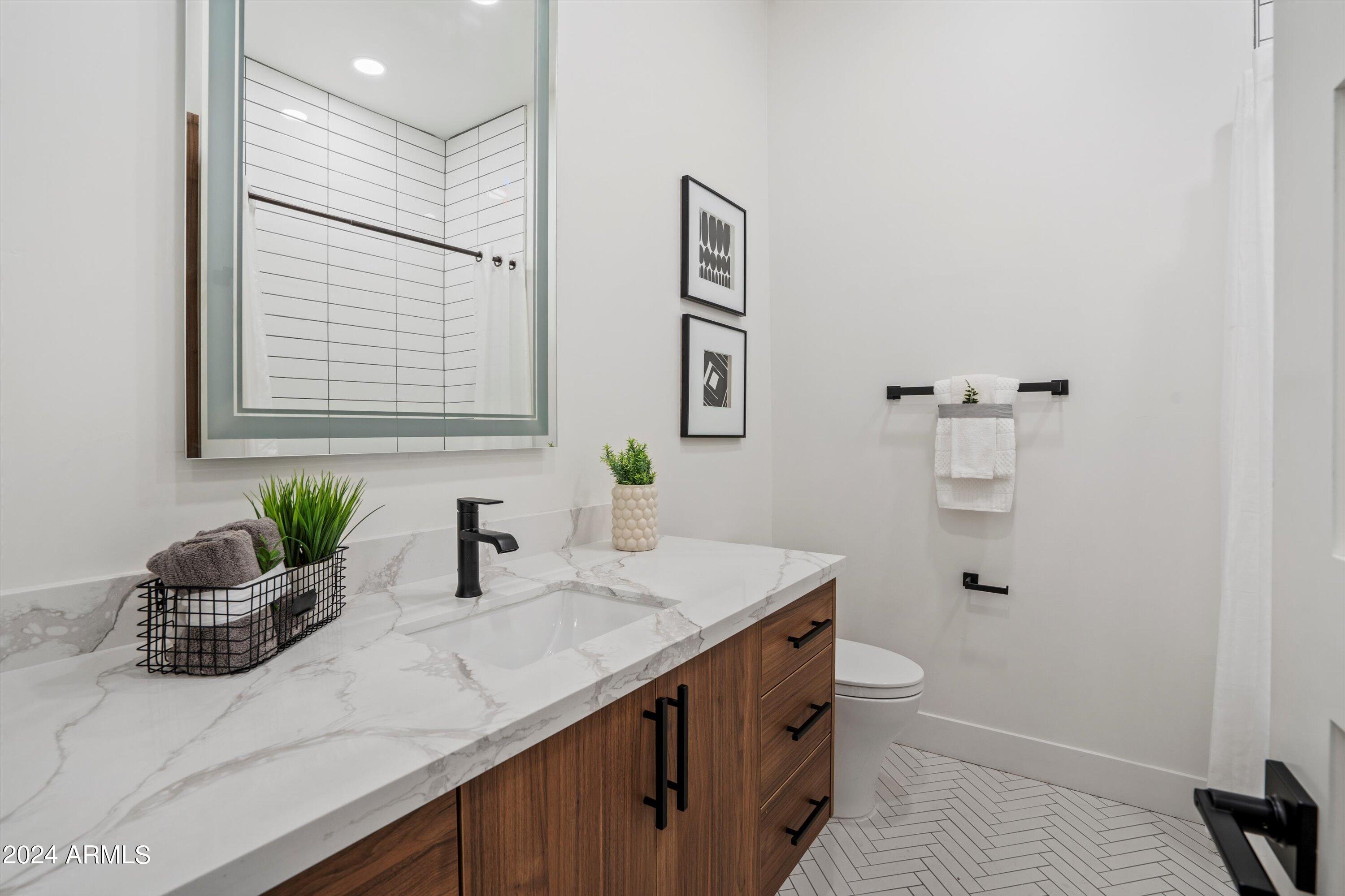 1501 North Miller Road, Unit 1002 Scottsdale, AZ 85257 - Photo 26 of 39 26-Bathroom