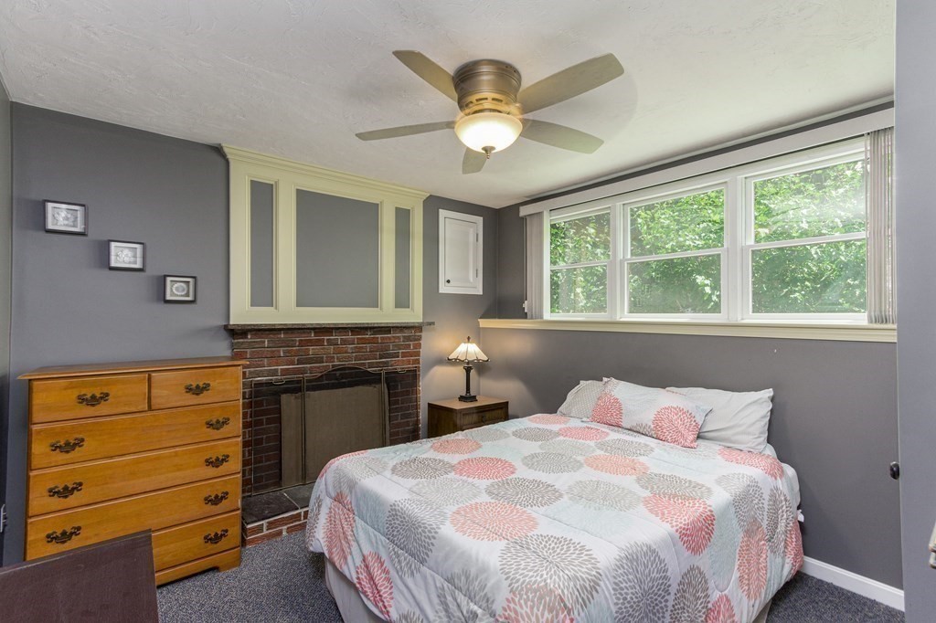 23 Pond Street Medway, MA 02053 - Photo 13 of 34