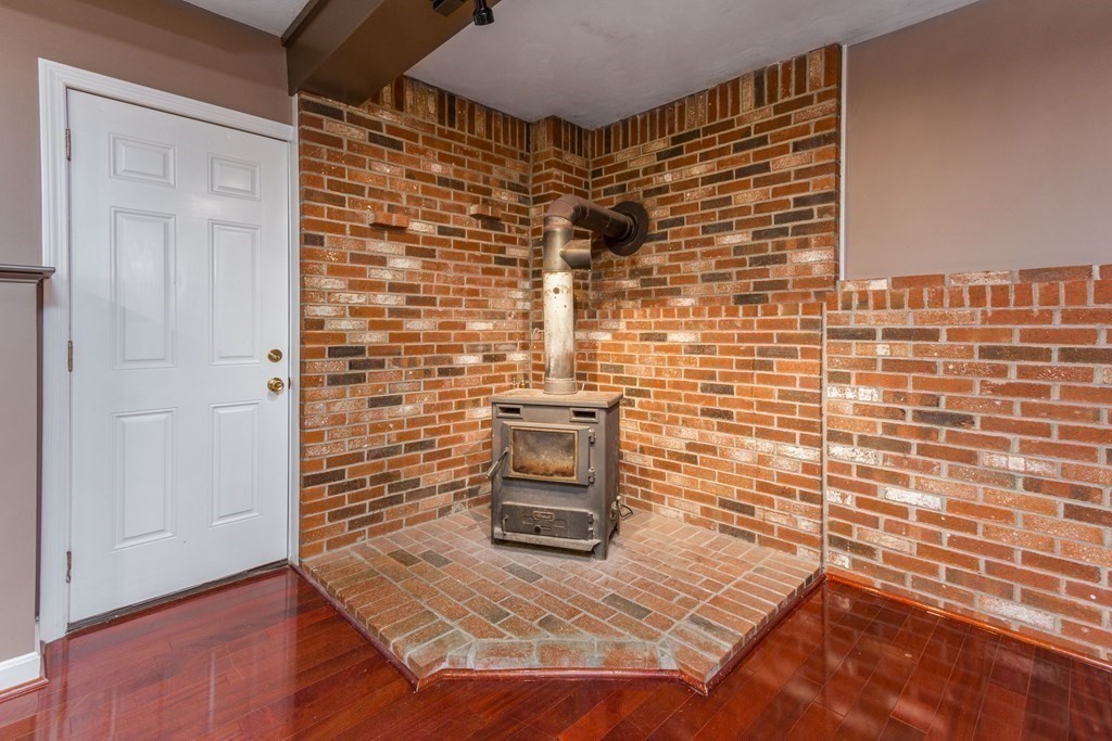 23 Pond Street Medway, MA 02053 - Photo 16 of 34