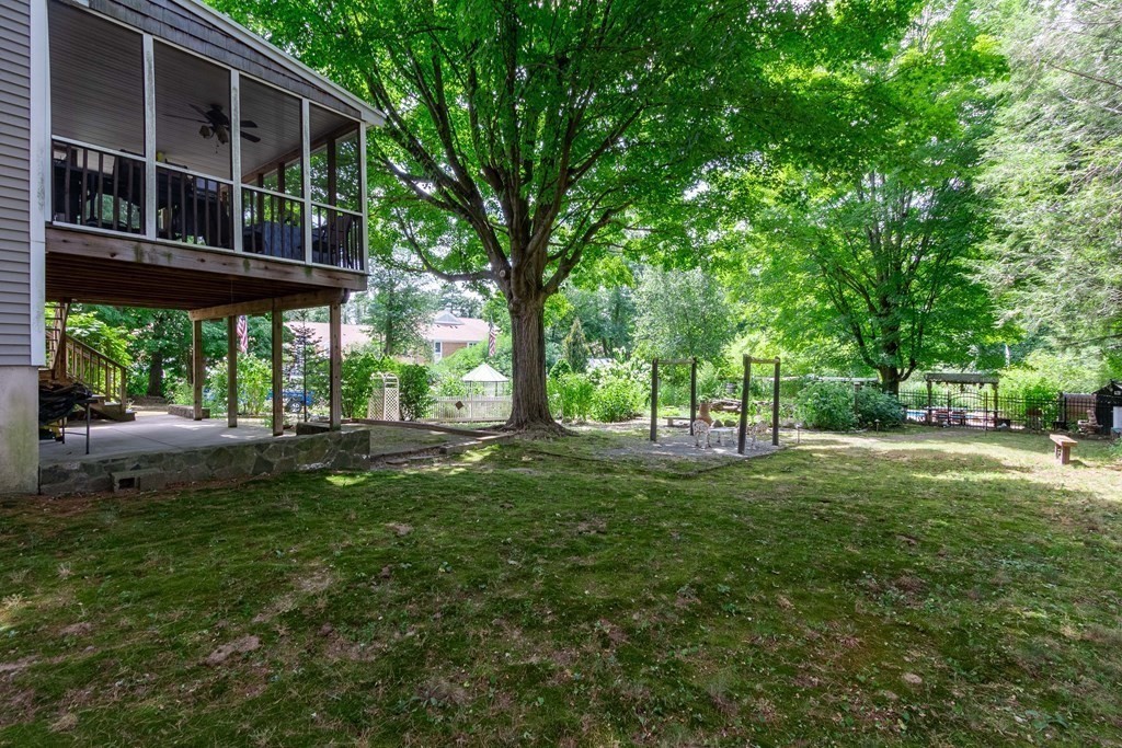 23 Pond Street Medway, MA 02053 - Photo 20 of 34