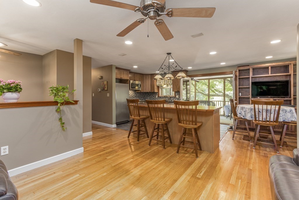 23 Pond Street Medway, MA 02053 - Photo 4 of 34