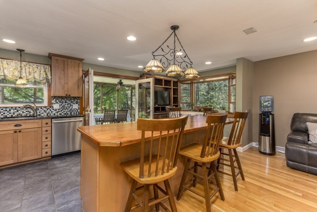 23 Pond Street Medway, MA 02053 - Photo 5 of 34