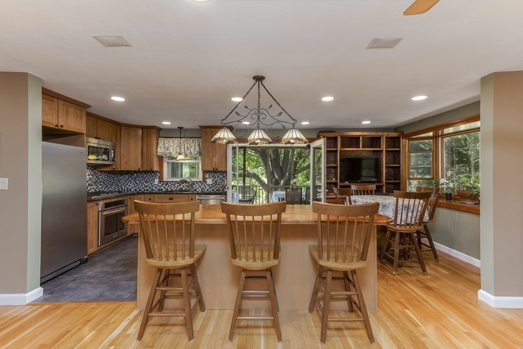 23 Pond Street Medway, MA 02053 - Photo 6 of 34
